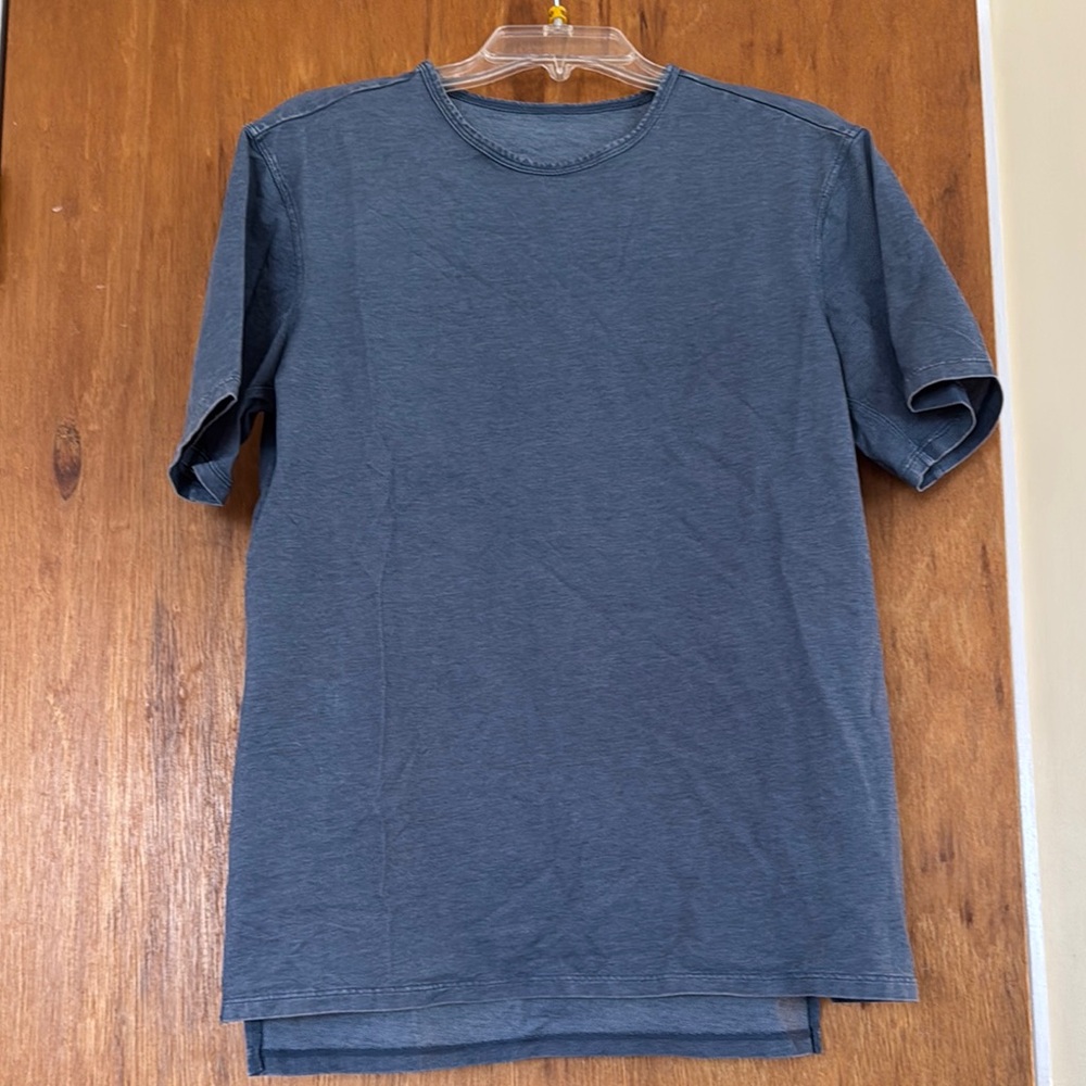 Lululemon blue tshirt